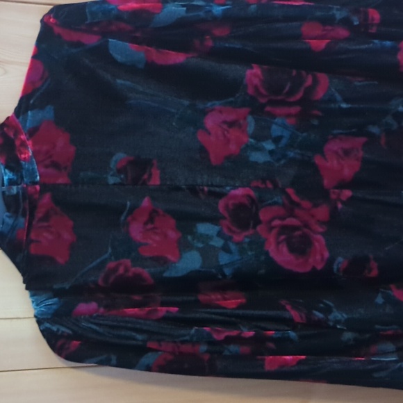 Torrid Women’s Floral Velvet Lined Long Coat - Picture 10 of 12